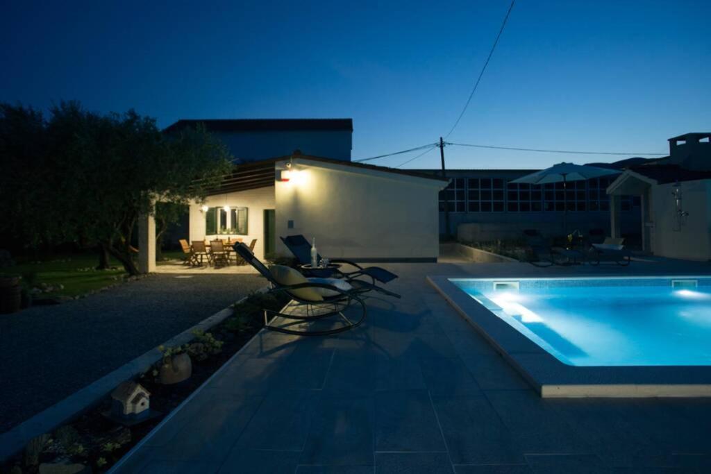 Lodge Jomi Kastel Novi Exterior photo
