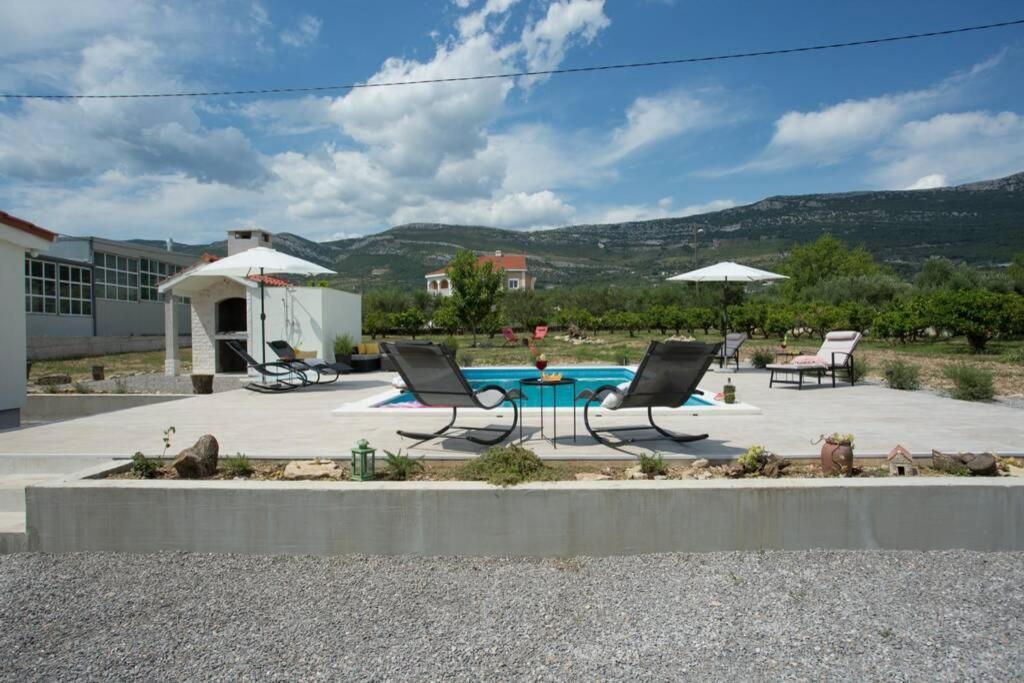 Lodge Jomi Kastel Novi Exterior photo