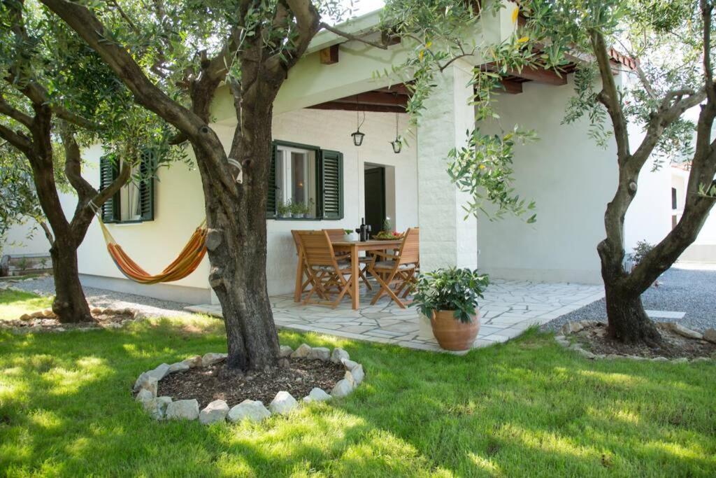 Lodge Jomi Kastel Novi Exterior photo