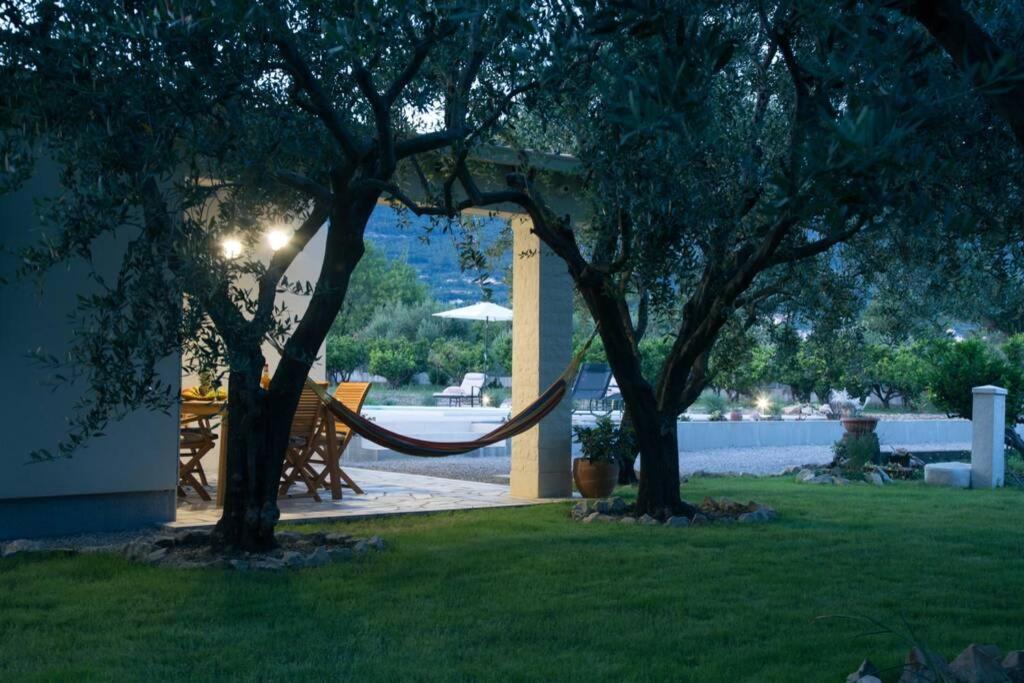 Lodge Jomi Kastel Novi Exterior photo
